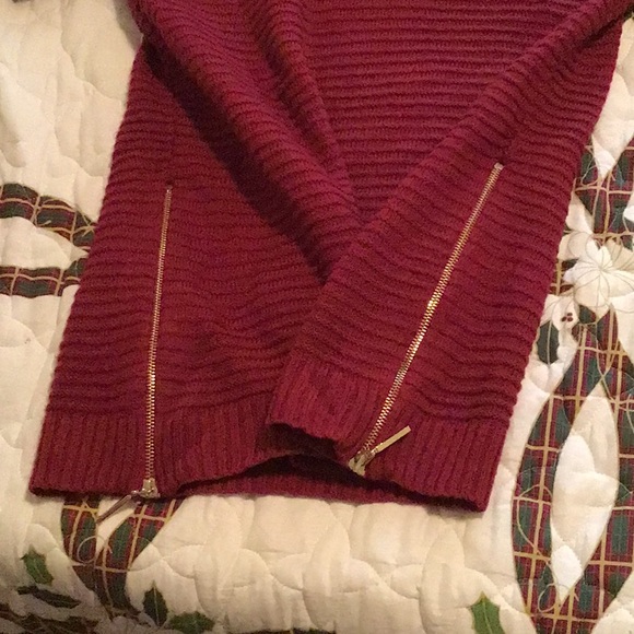 Sweater - Picture 2 of 4